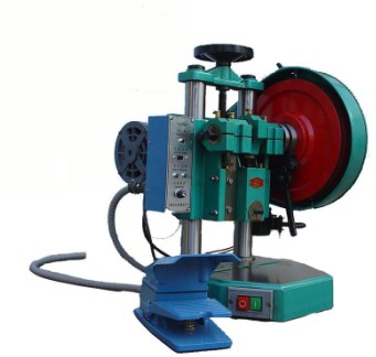 金屬板壓花機有哪些特點？